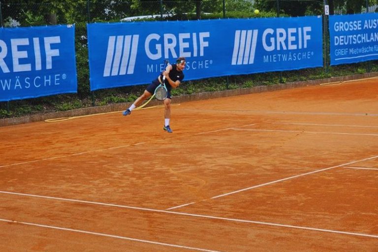 Das Training wird individuell mit einem unserer qualifizierten Trainer durchgeführt: eine Möglichkeit, deine technischen und taktischen Aspekte gezielt zu verbessern.